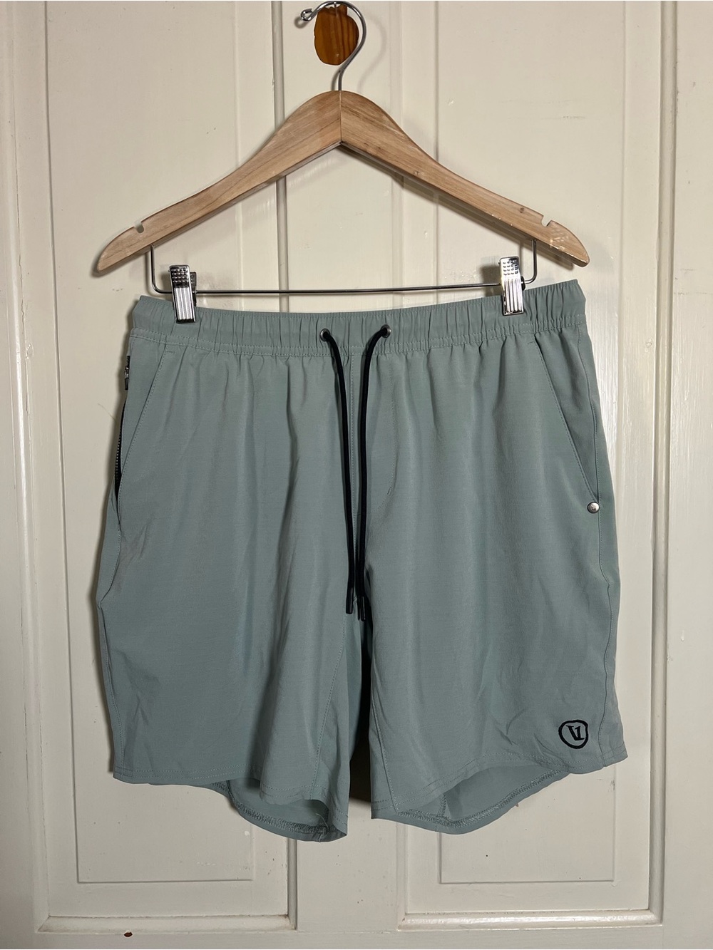 Vuori Men’s Elevate Kore Short Lined 7" Medium Sage Green